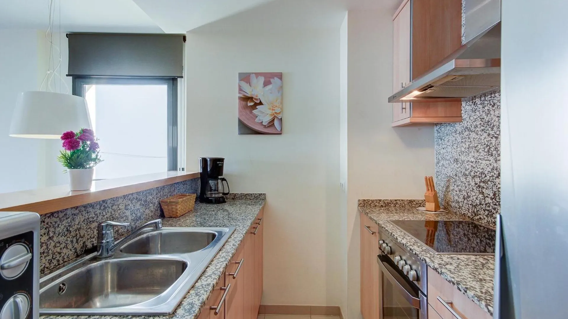 Apartment With View Roses Spain